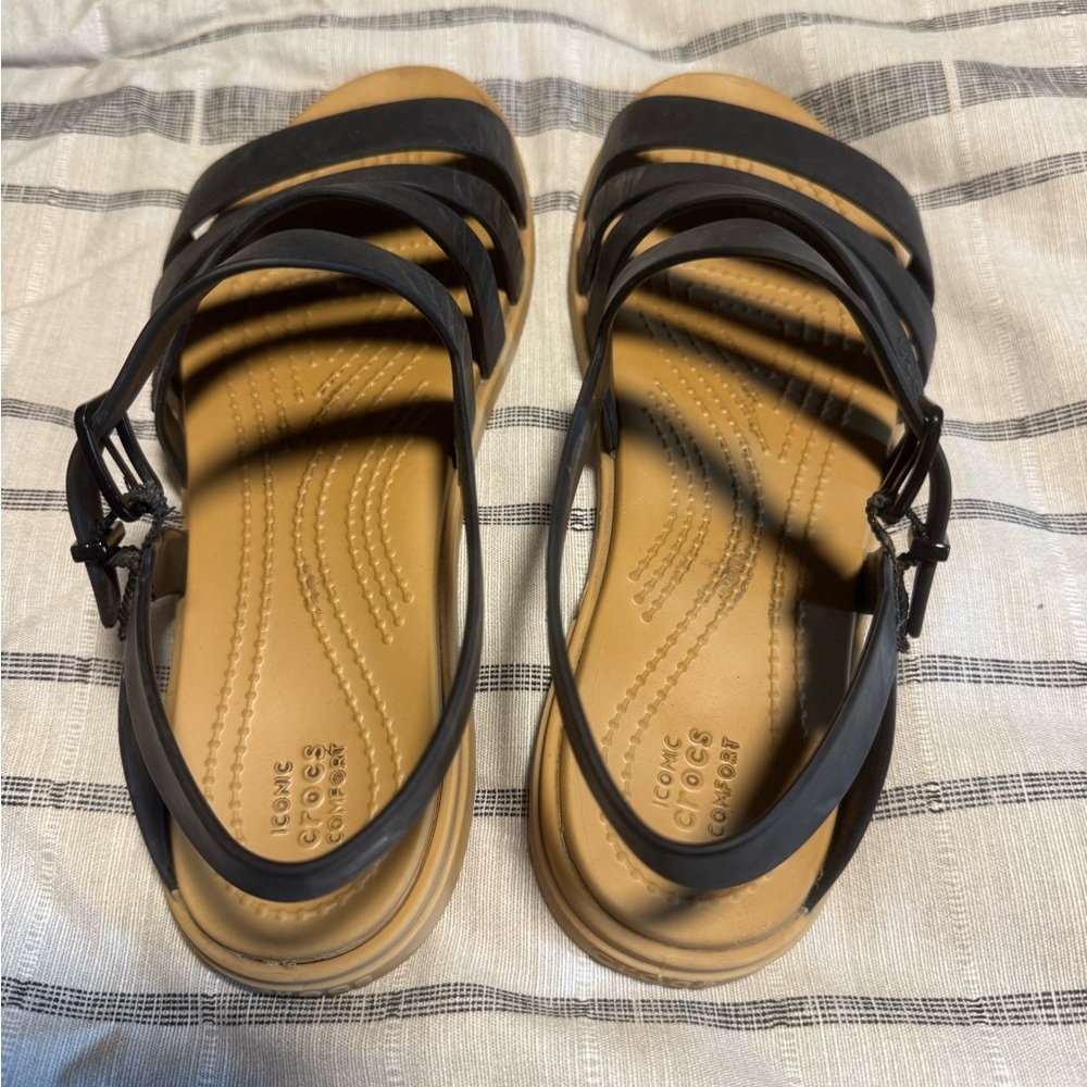 Croc sandals size 8 - Picture 2 of 3